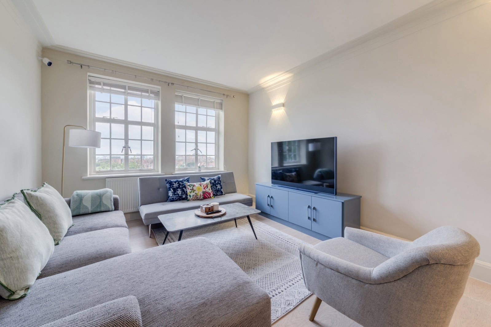 Flat Finchley Road in Greater London