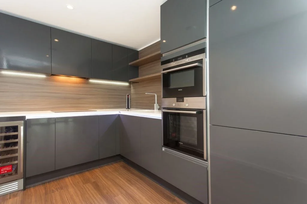 Flat Broomhill Road in Greater London