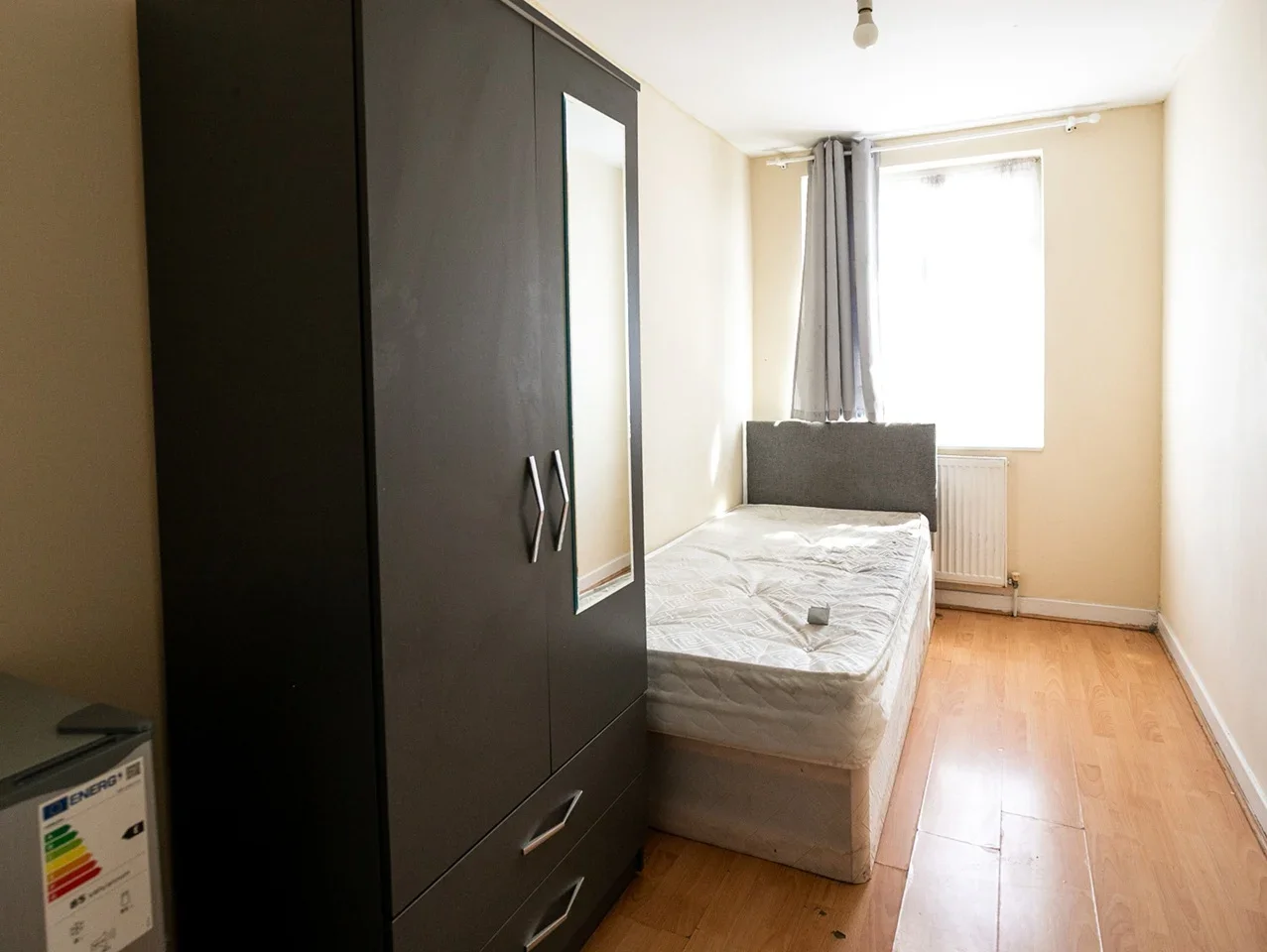 Room Staines Road in Greater London