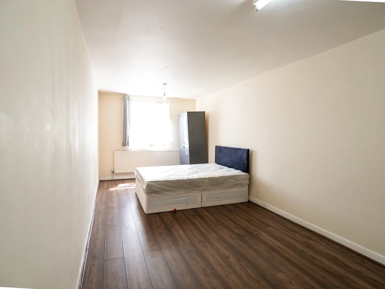 Room Staines Road in Greater London