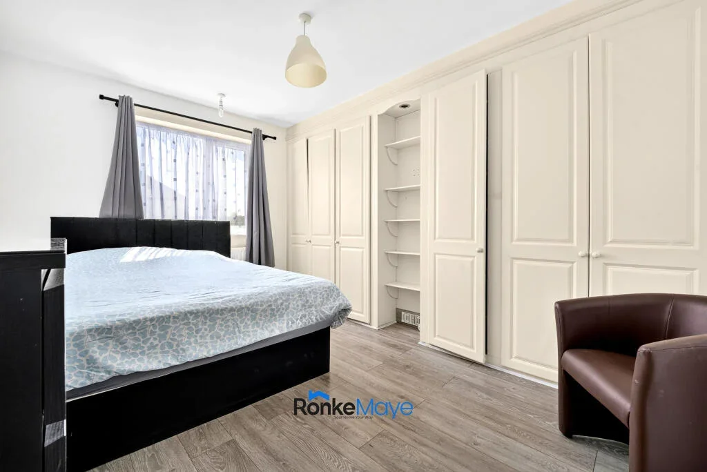 Room Stanford Road in Greater London