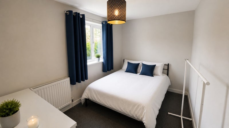 Room Wades Road in Bristol