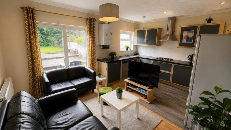 Room Wades Road in Bristol