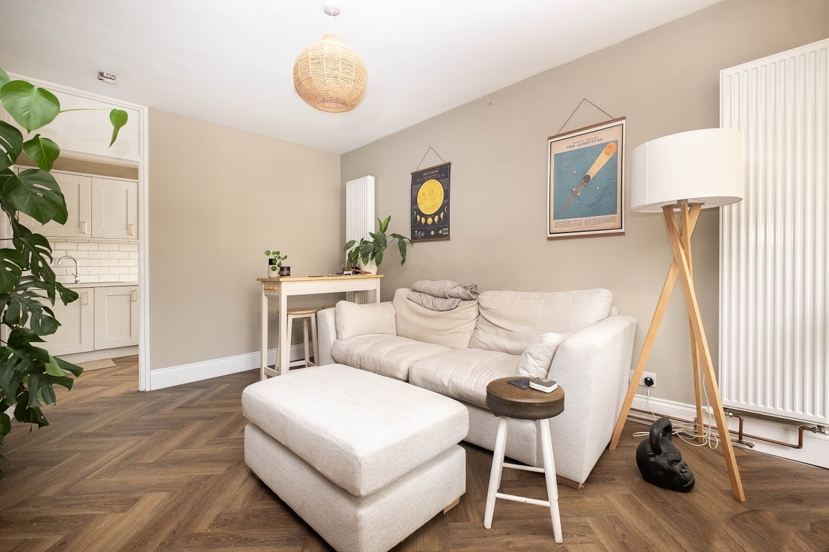 Flat Strathdon Drive in Greater London