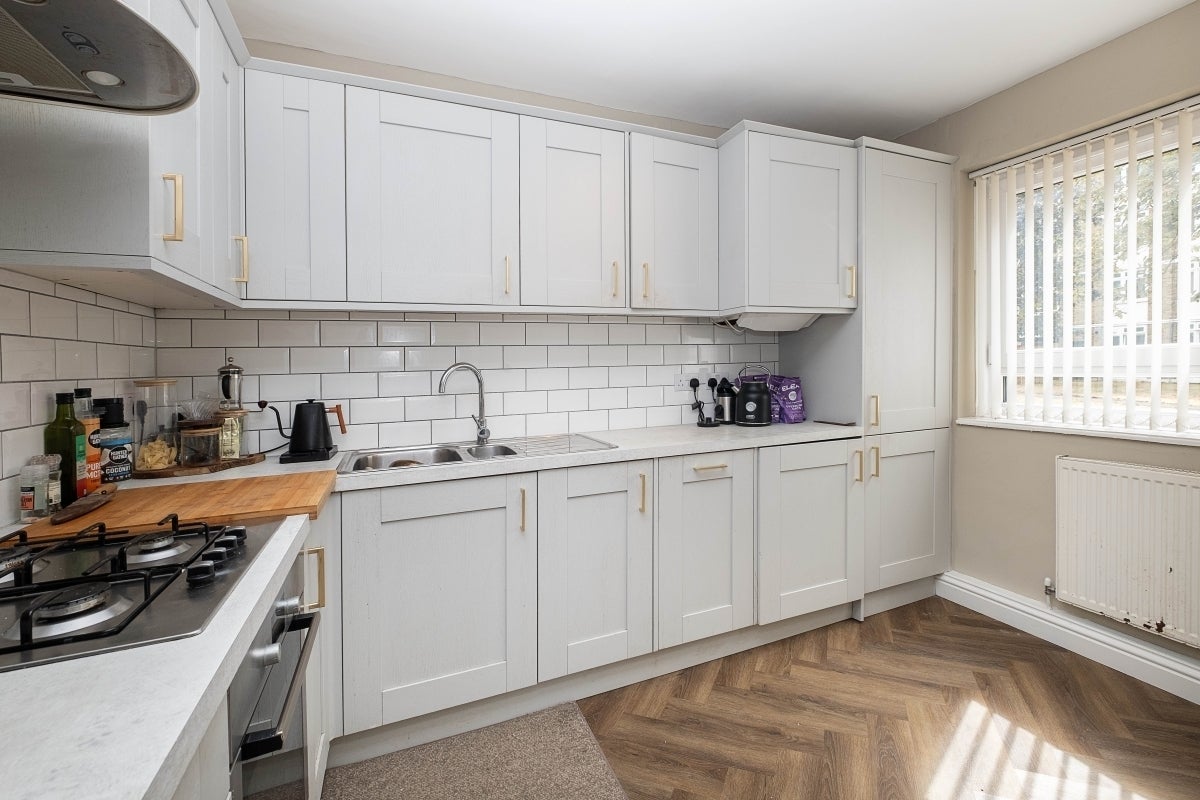 Flat Strathdon Drive in Greater London