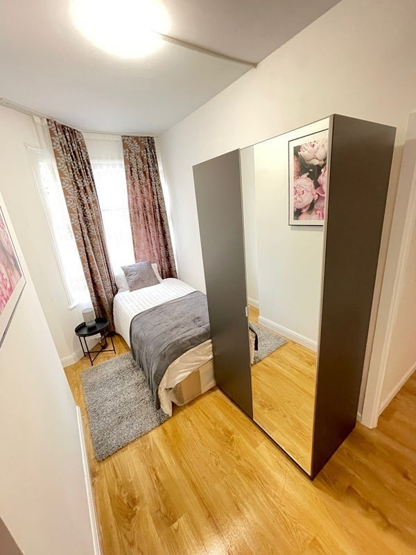 Room Belgrade Road in Greater London