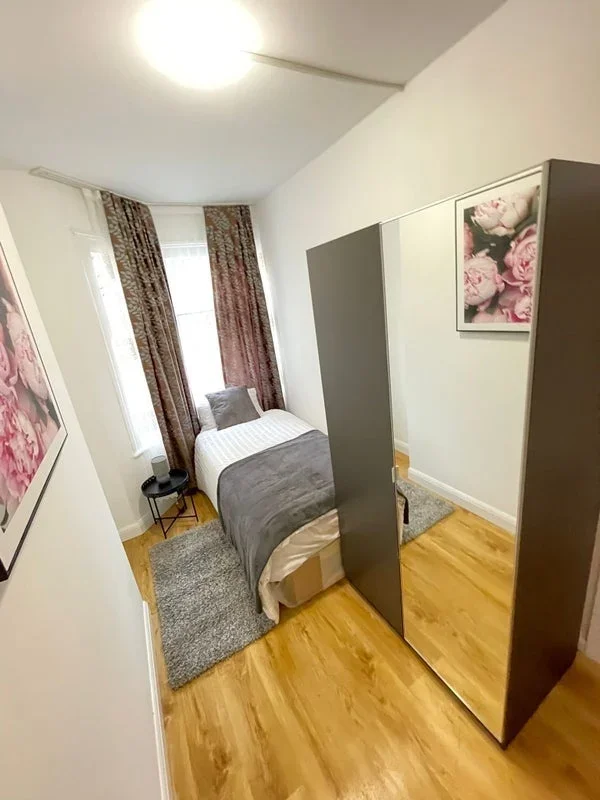Room Belgrade Road in Greater London