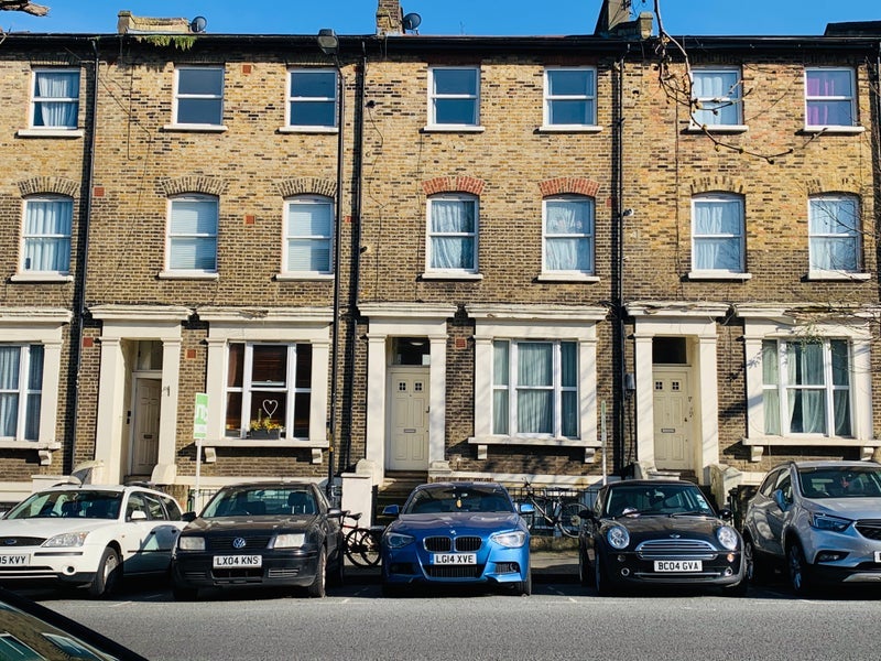 Flat Camberwell Station Road in Greater London