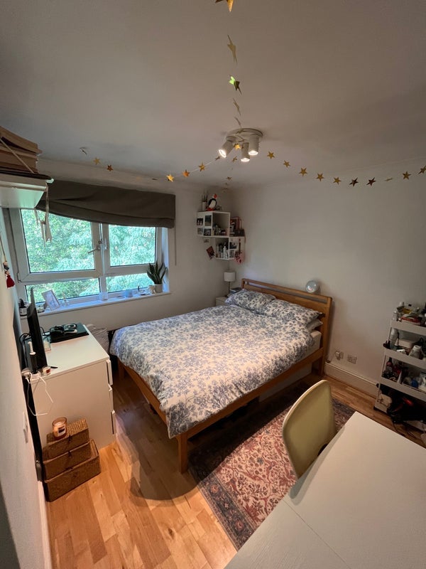 Room Stoford Close in Greater London