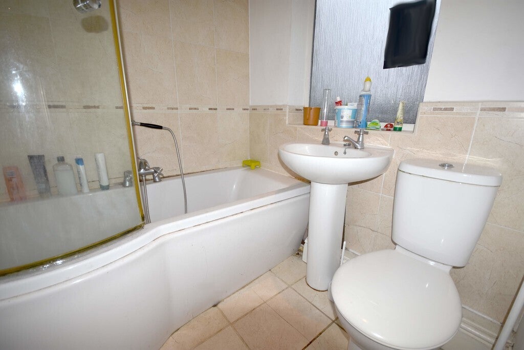 Flat Gulson Road in Coventry