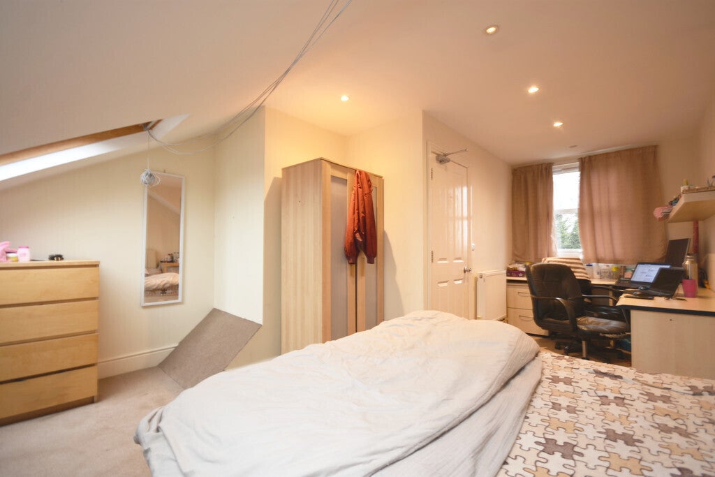 Flat Gulson Road in Coventry