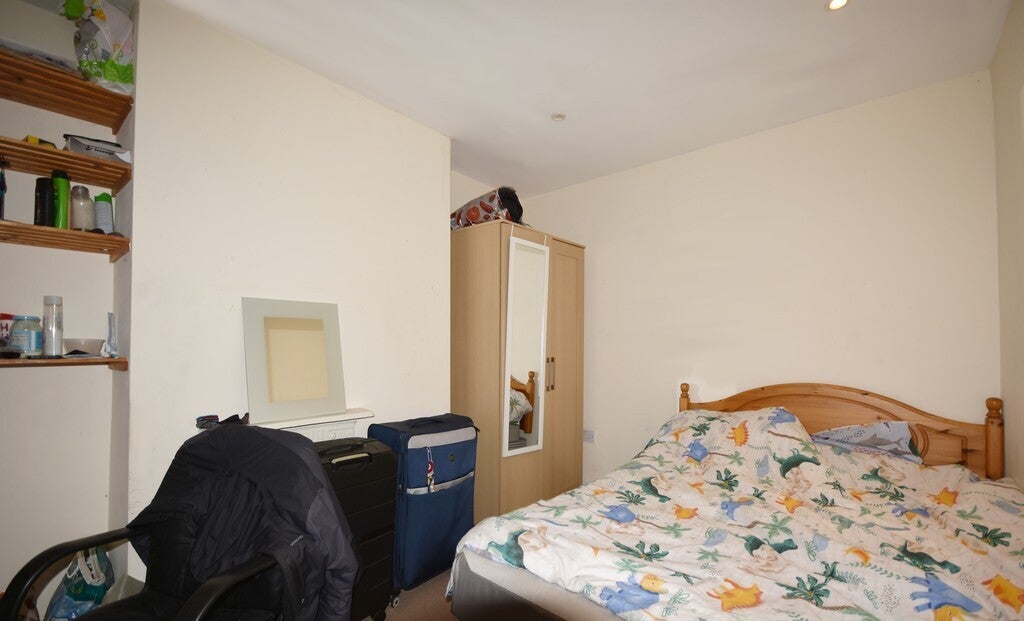 Flat Gulson Road in Coventry