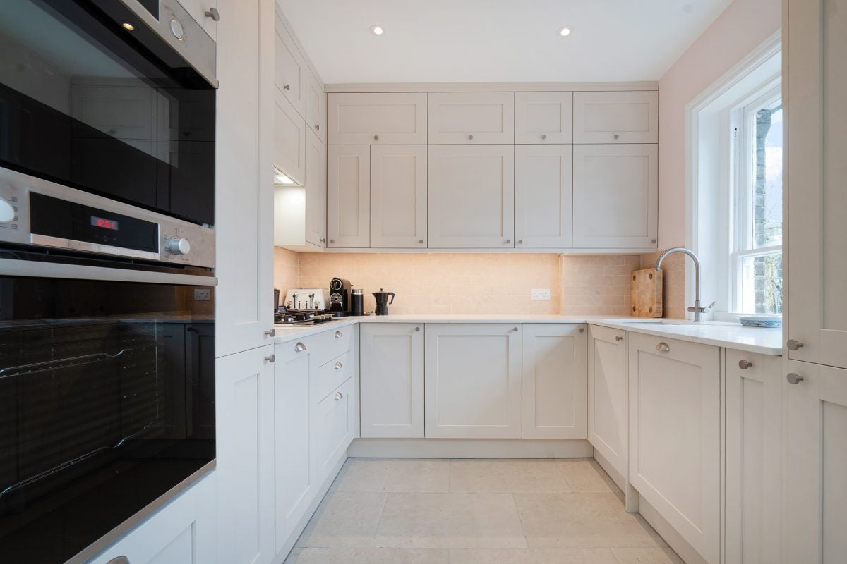 Flat Lyndhurst Road in Greater London