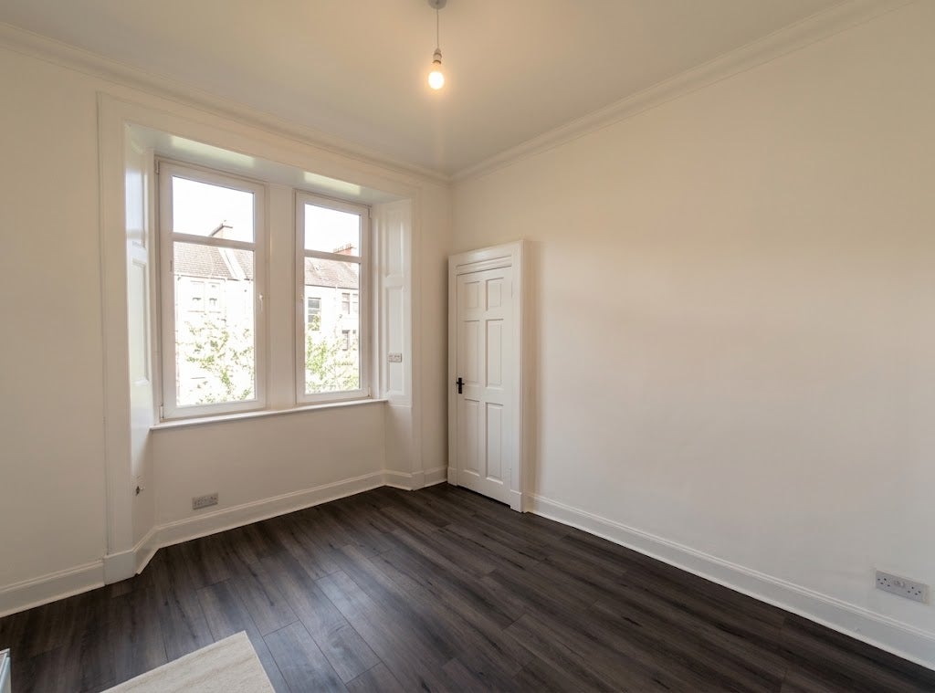 Flat Dumbarton Road in Glasgow