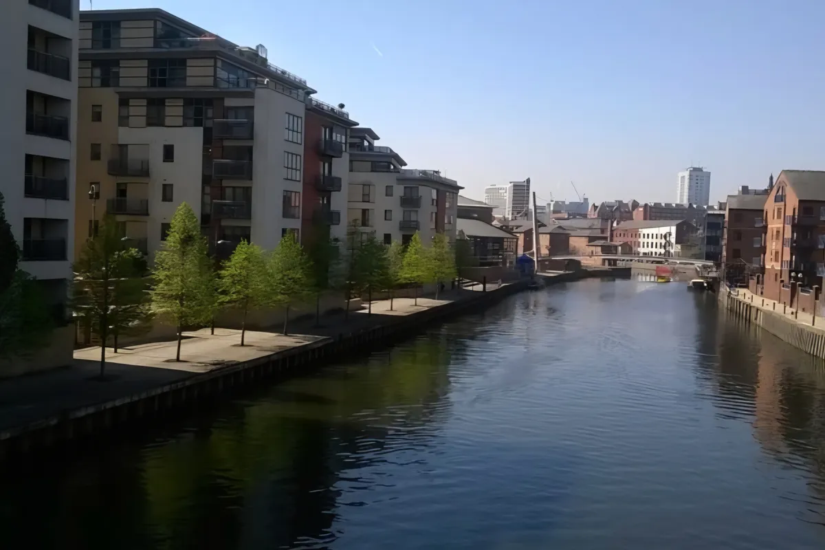 Flat Bowman Lane in Leeds