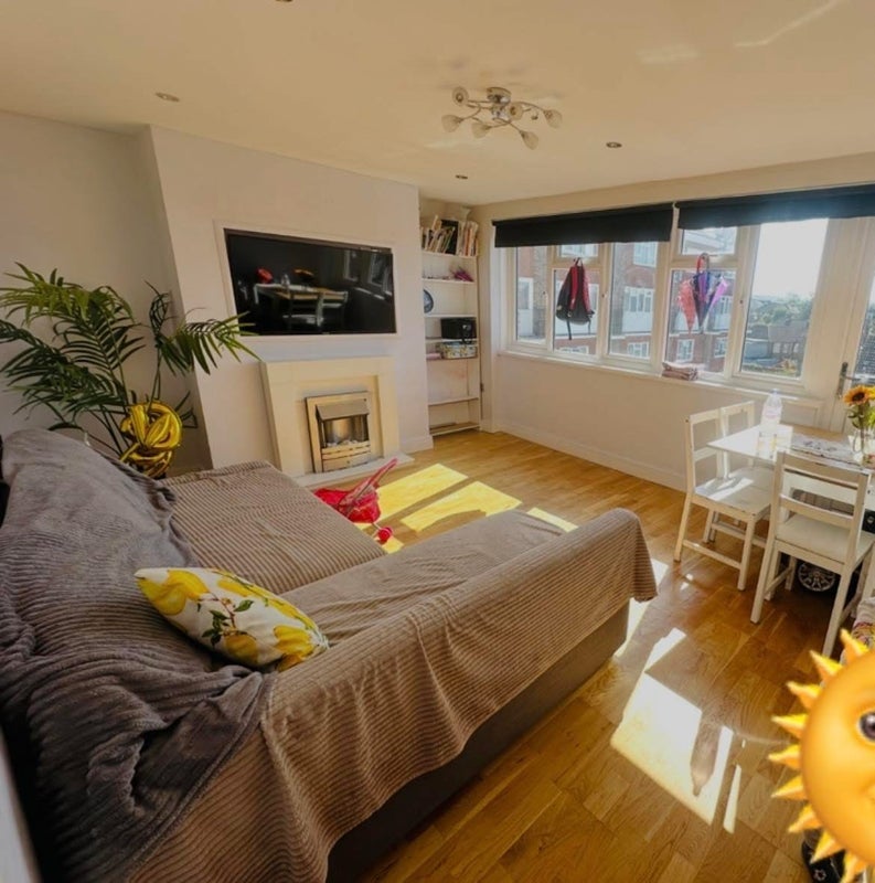 Room Wisbeach Road in Greater London