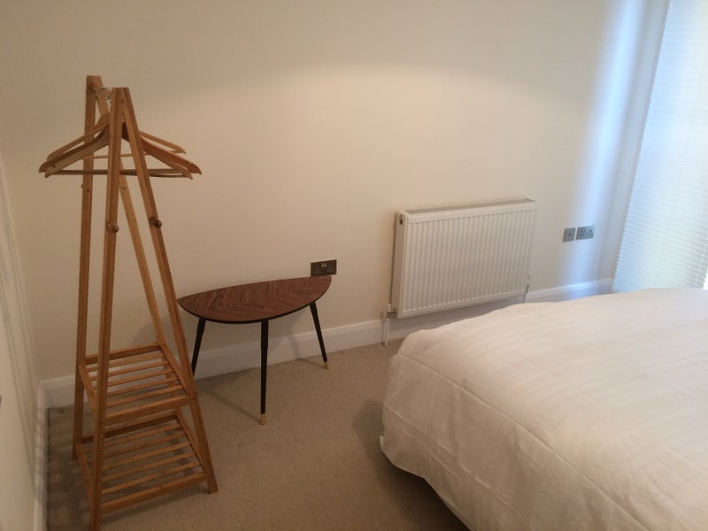 Room Long Lane in Greater London