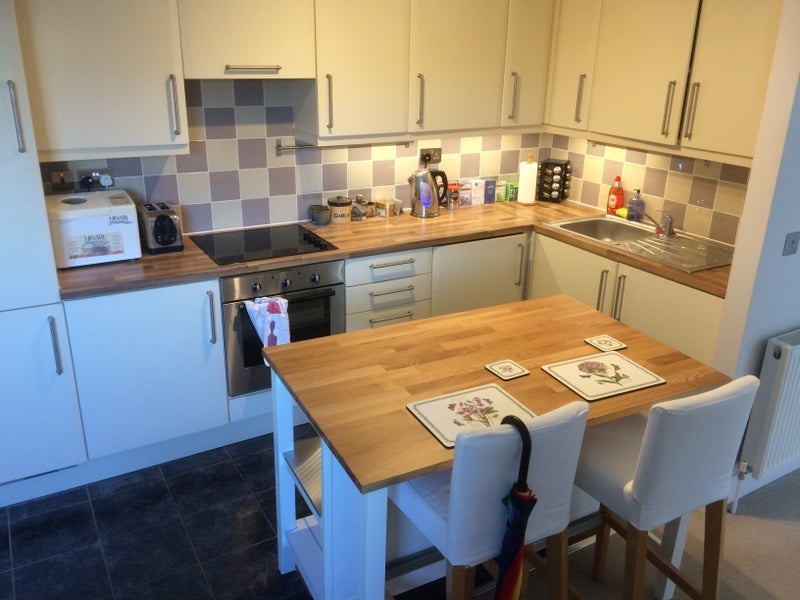 Room Long Lane in Greater London