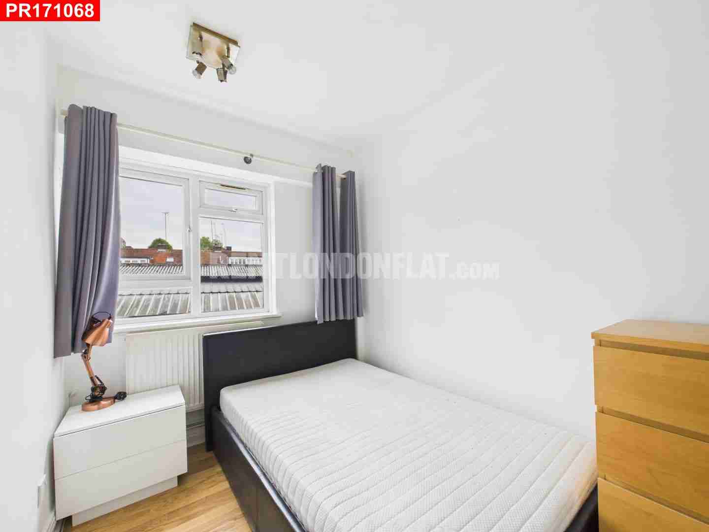 Flat Moscow Road in City of Westminster