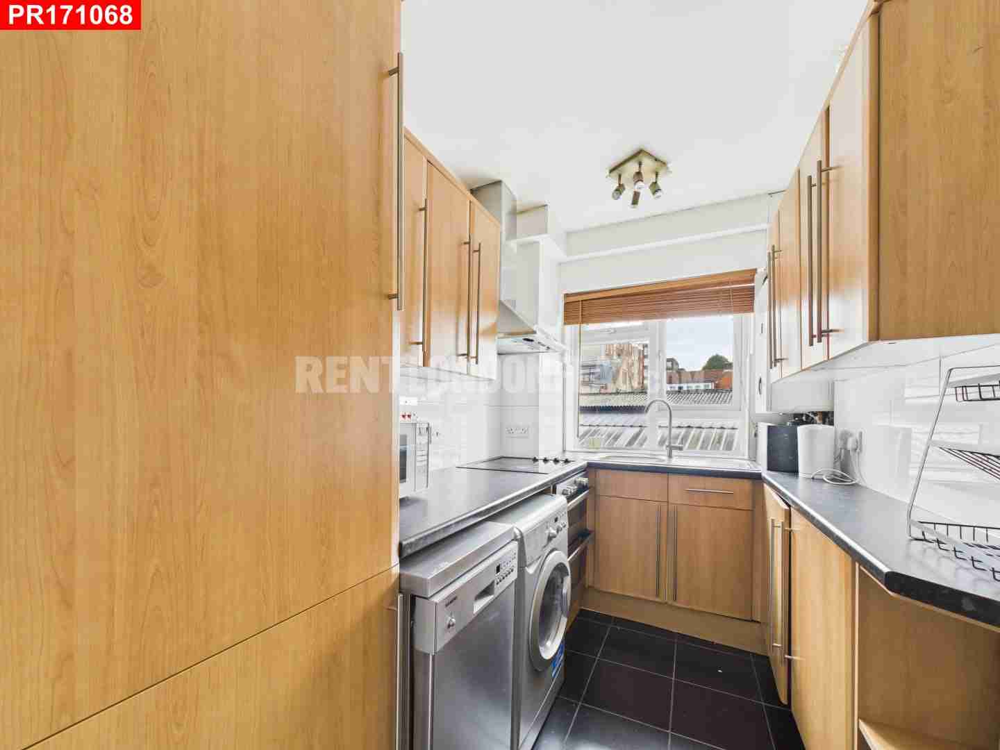 Flat Moscow Road in City of Westminster