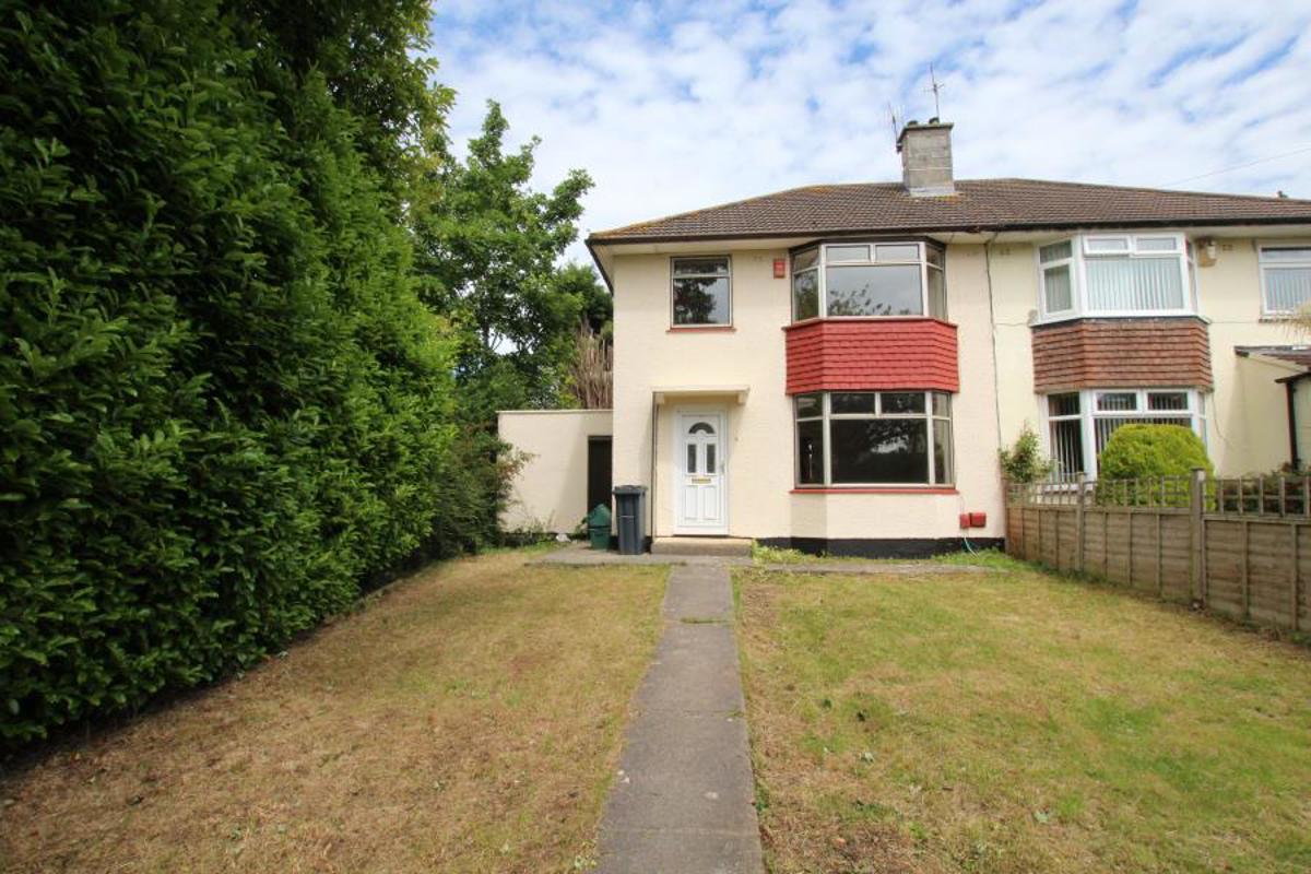 House Satchfield Crescent in Bristol
