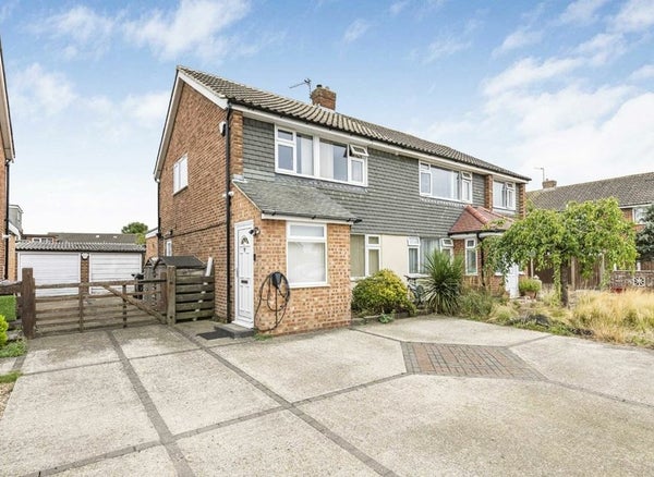 Flat Osborne Close in London