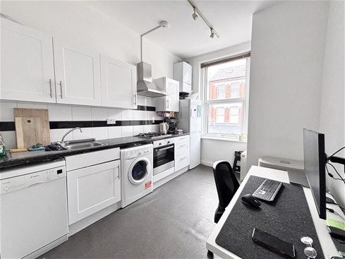 Flat Chamberlayne Road in Greater London