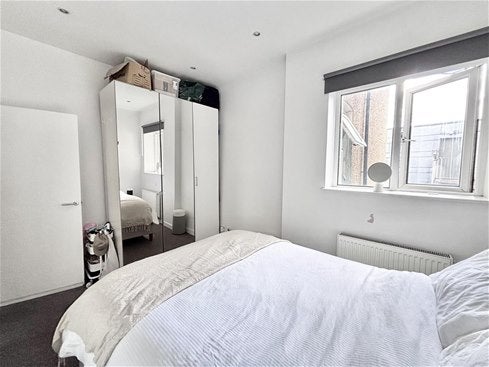 Flat Chamberlayne Road in Greater London