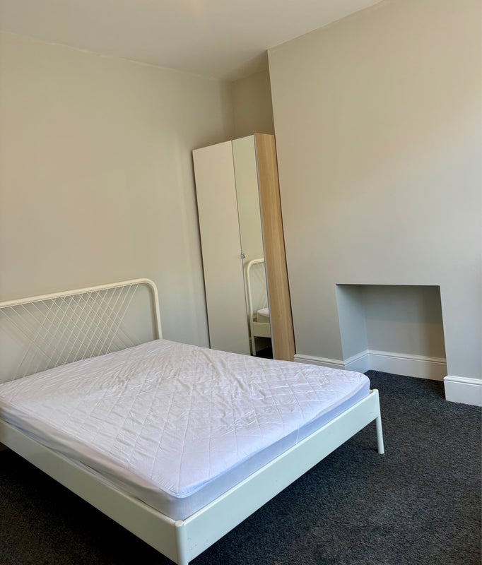Room Smith Street in Wombwell
