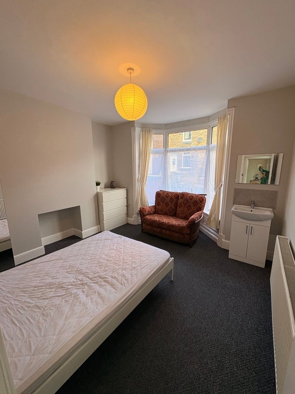 Room Smith Street in Wombwell