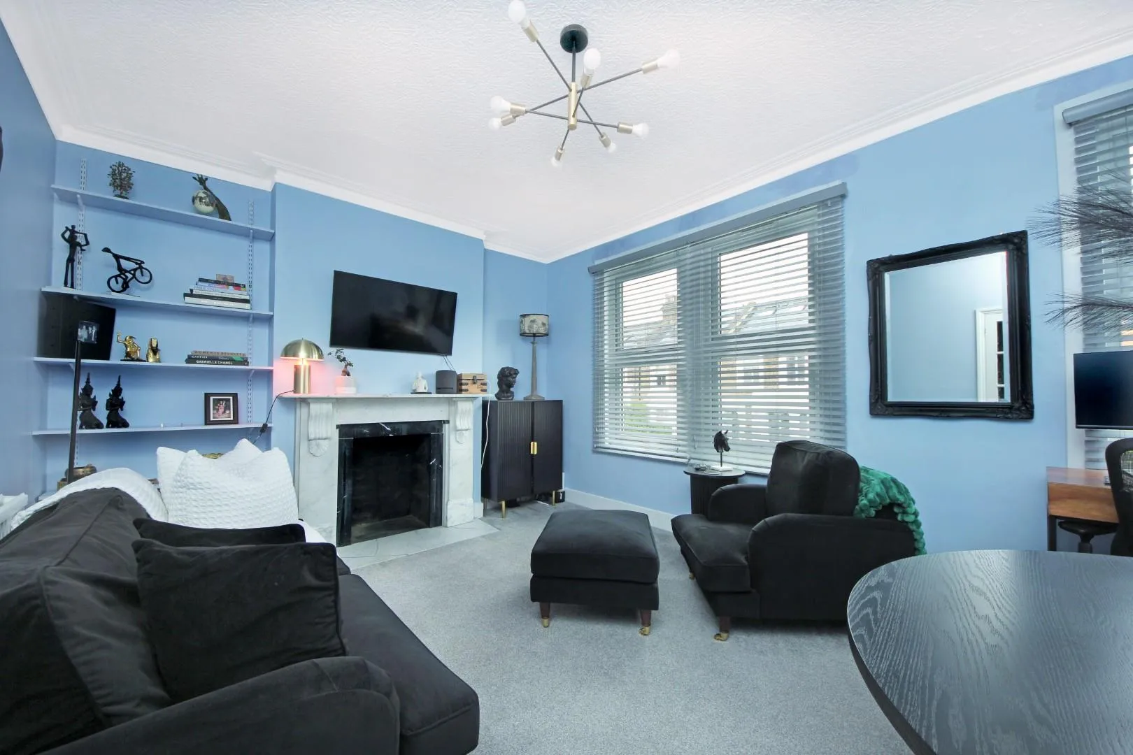 Flat Birkbeck Avenue in Greater London