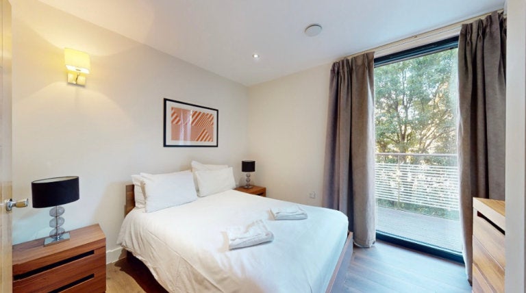 Flat Boyd Street in Greater London