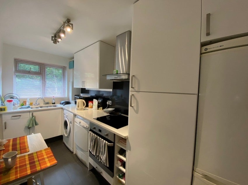 Flat Nutfield Court in Southampton
