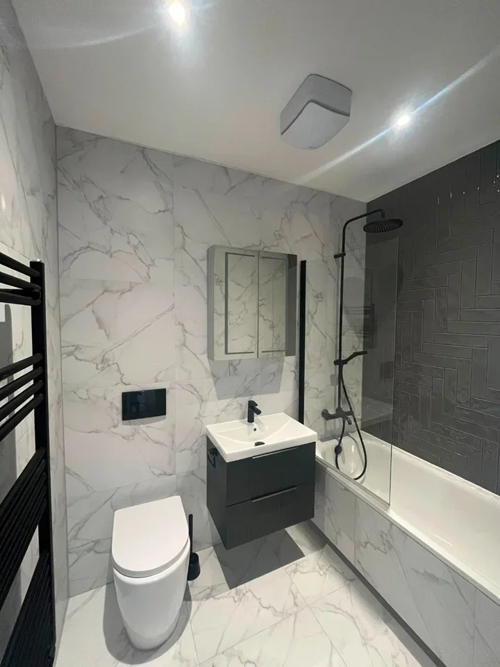 Flat Alberon Gardens in Greater London