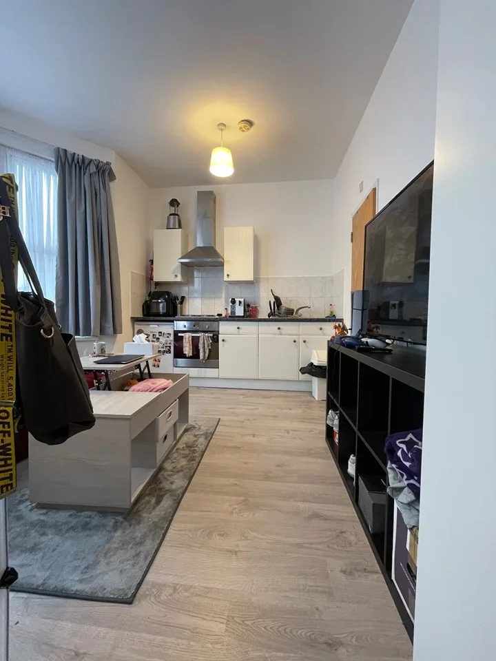 Flat Willingdon Road in Greater London
