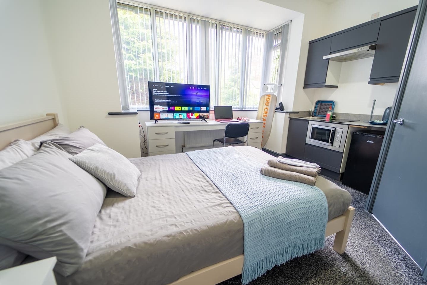 Room Bournbrook Road in Birmingham