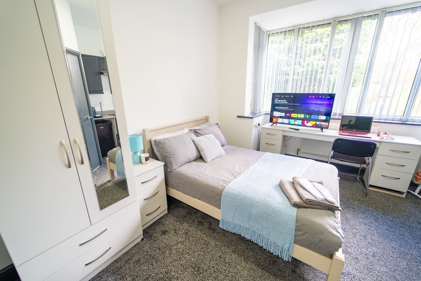 Room Bournbrook Road in Birmingham
