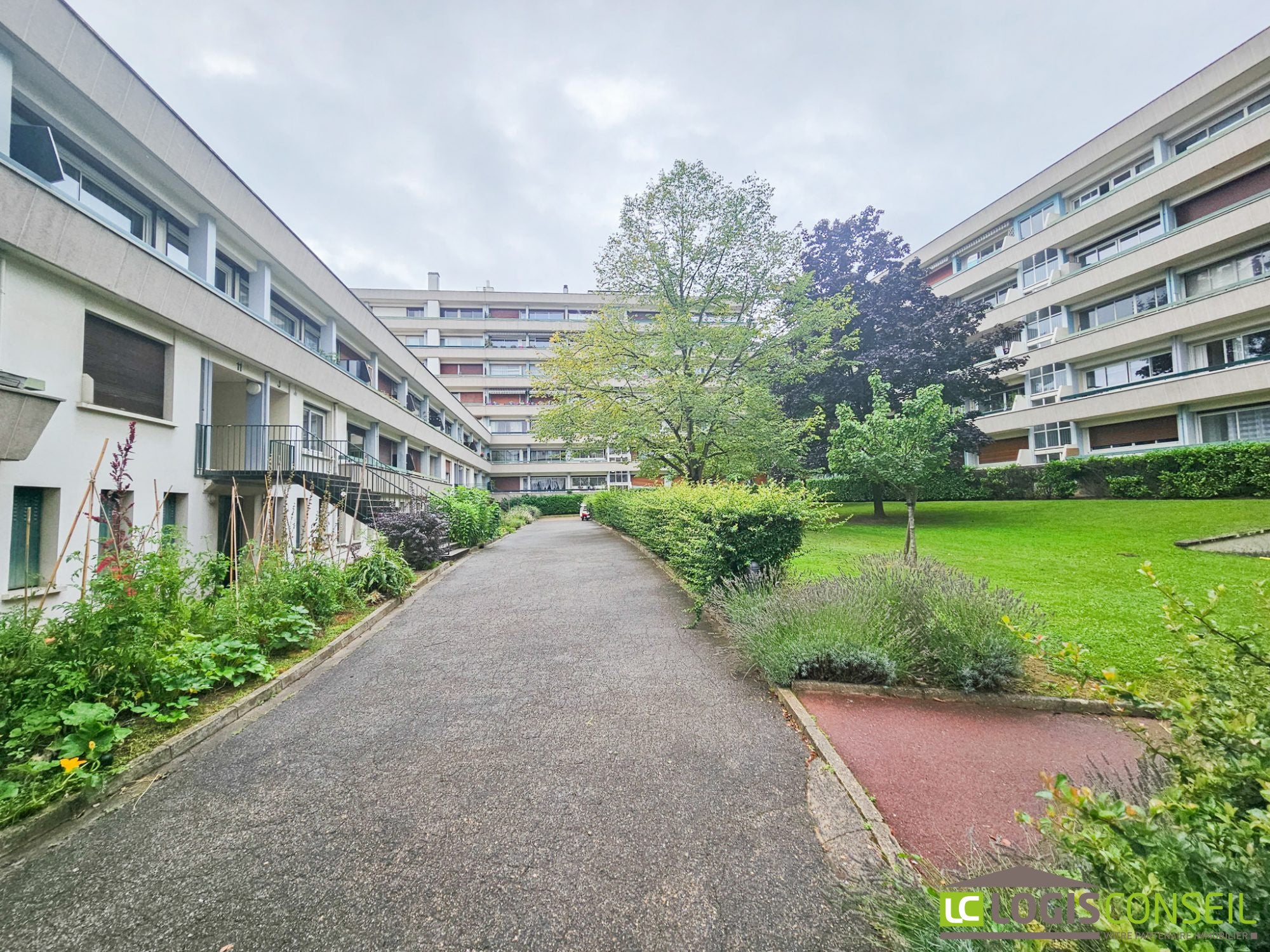 Flat Rue Sintes in Châtenay-Malabry