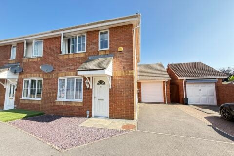 House Gleneagles Close in Basingstoke and Deane