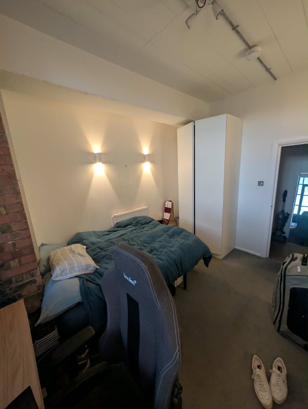 Flat Tyssen Street in Greater London