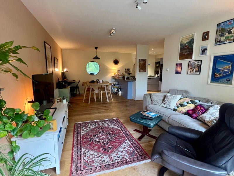 Room East Dulwich Road in Greater London