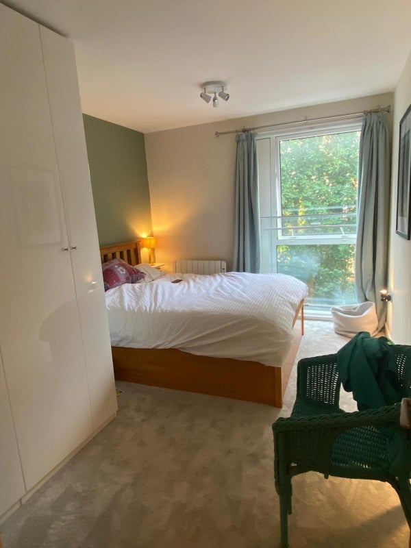 Room East Dulwich Road in Greater London