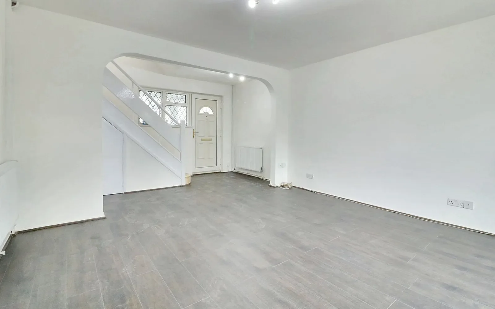 House Falcon Way in Greater London