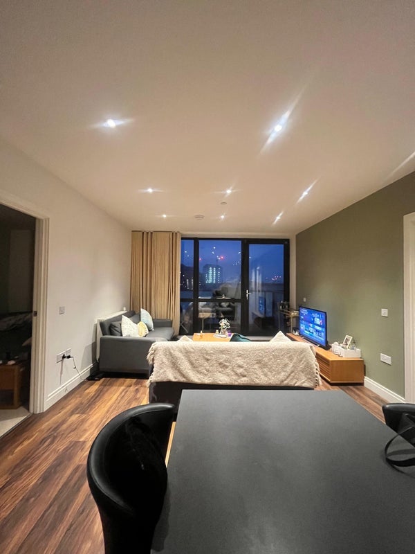 Room New Village Avenue in Greater London