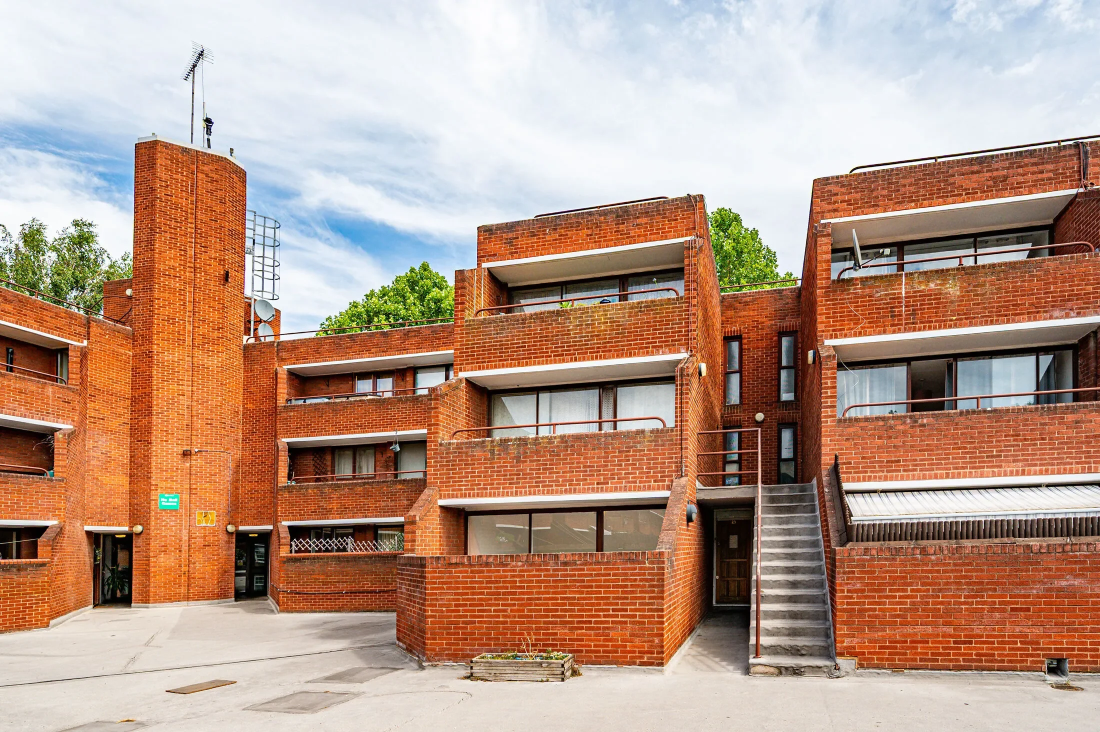 Flat Oakshott Court in Greater London