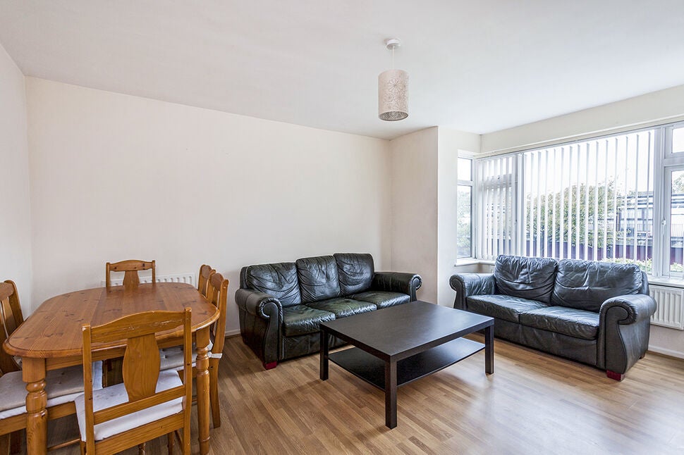 Flat Westcombe Park Road in Greater London