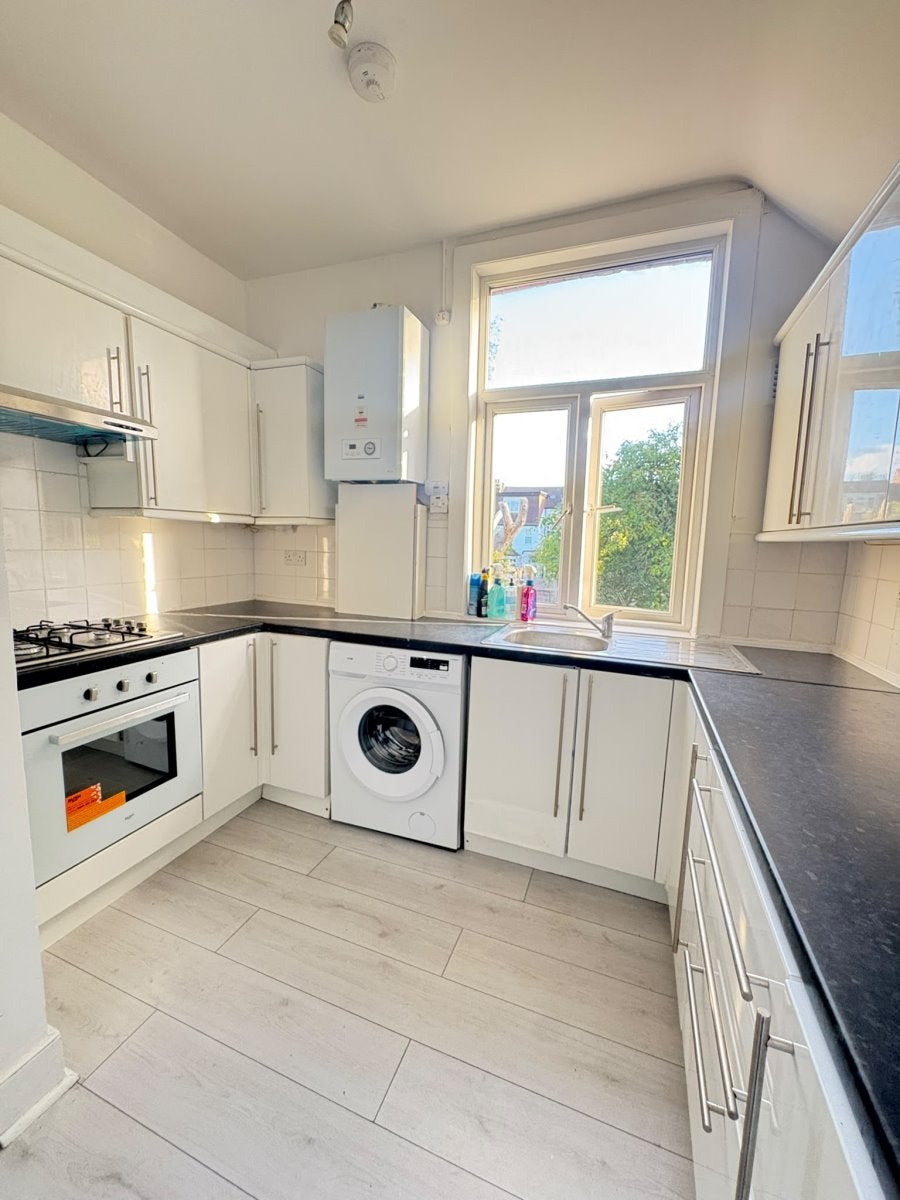 Flat Nibthwaite Road in Greater London