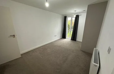Flat Windsor Road in Slough