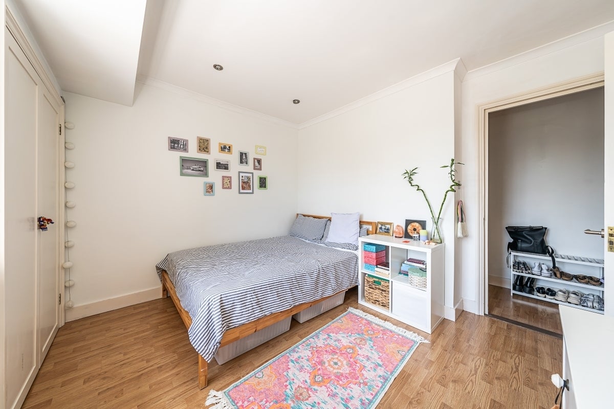 Flat Elgin Avenue in City of Westminster