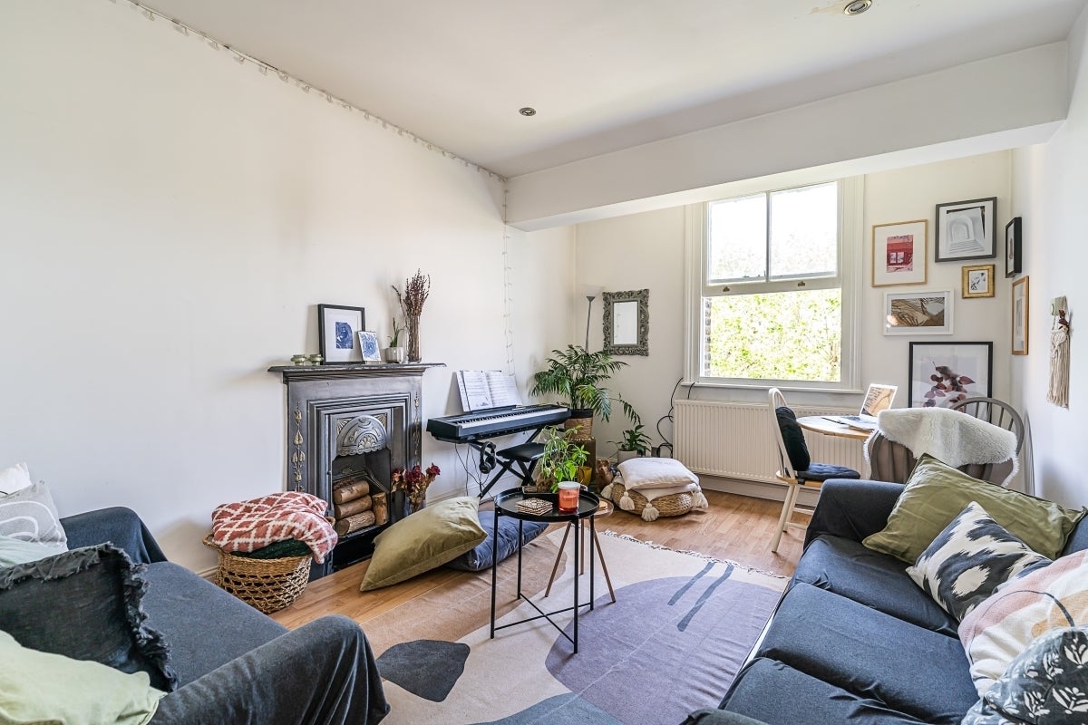 Flat Elgin Avenue in City of Westminster